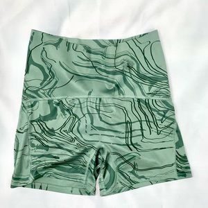 (M) GYMSHARK shorts !! Blueish/Greenish